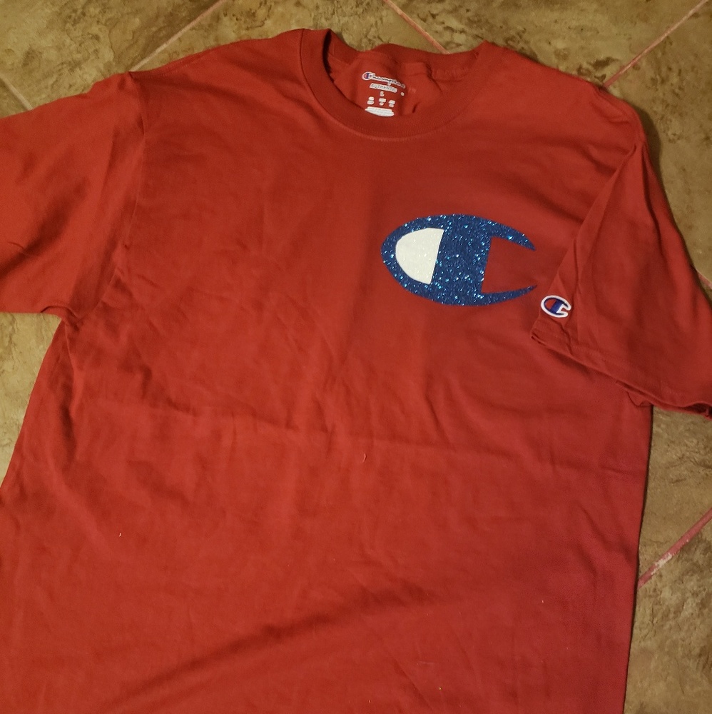 😍🔥😱Authentic Champion 1 of 1 big C logo tee